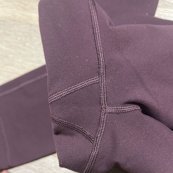 Lululemon Wunder Under Crop (Hi-Rise) 21"
Black Cherry - size 4 - Picture 3 of 4
